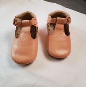 Monkey Feet pink T Straps 12-18 months